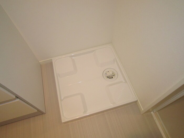 物件内観写真13　(洗濯機置場)