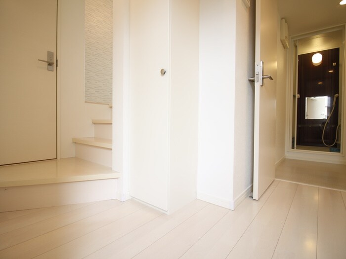 物件内観写真15　(廊下)