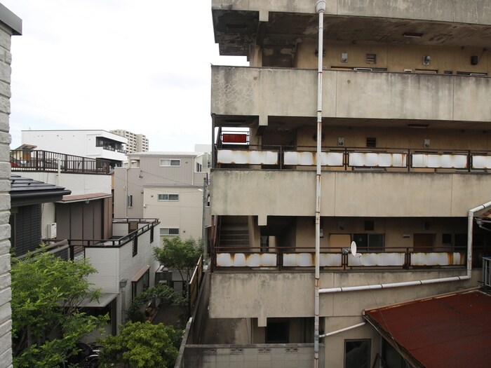 物件内観写真20　(室内からの展望)