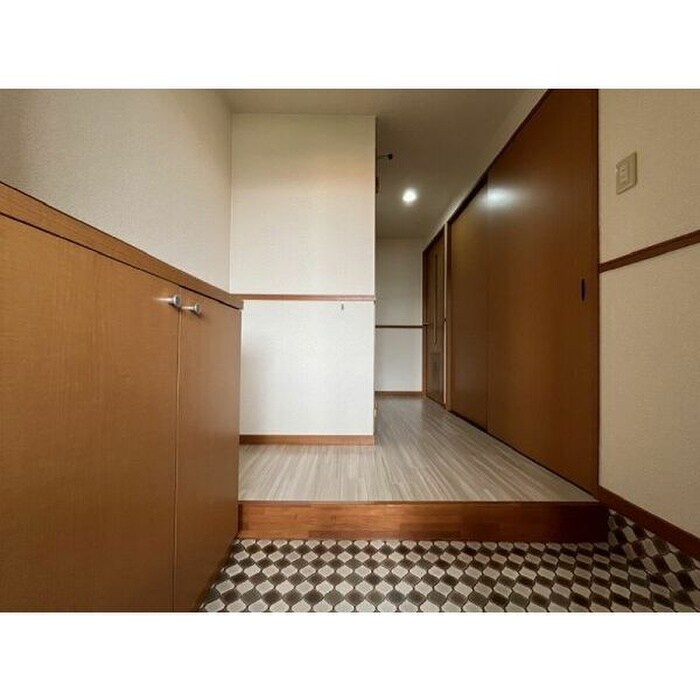 物件内観写真7　(玄関)