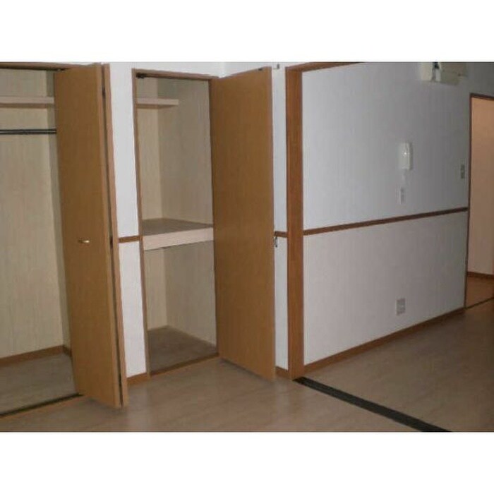 物件内観写真12　(収納)