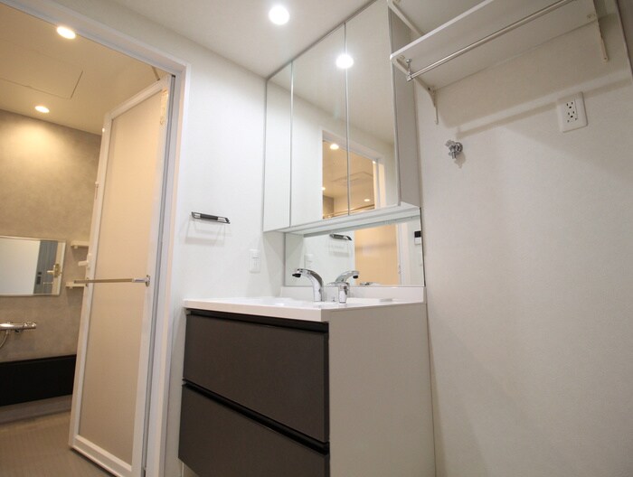 物件内観写真11　(洗面)