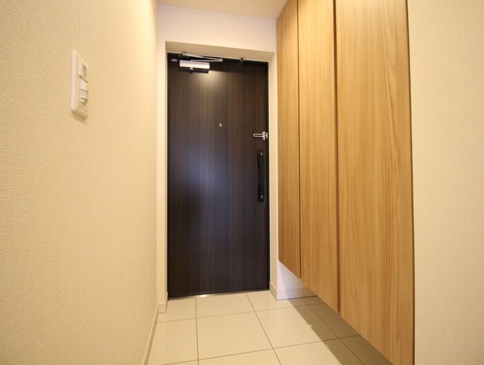 物件内観写真15　(玄関)