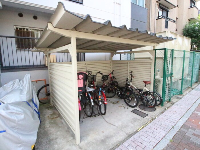 物件外観写真5　(駐輪場)