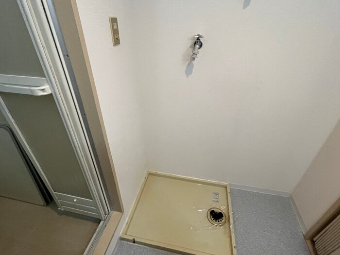 物件内観写真14　(洗濯機置場)