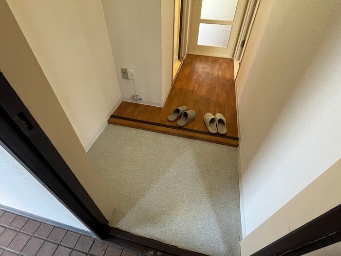 物件内観写真18　(玄関)