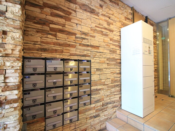 物件外観写真4　(建物設備)