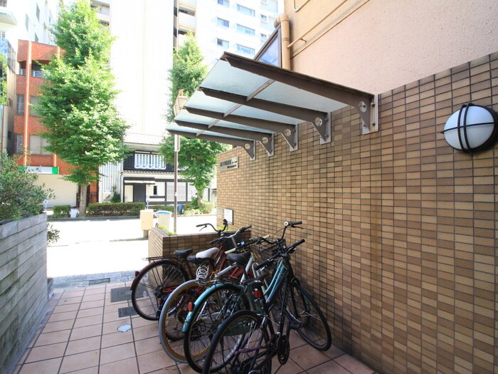 物件外観写真5　(駐輪場)