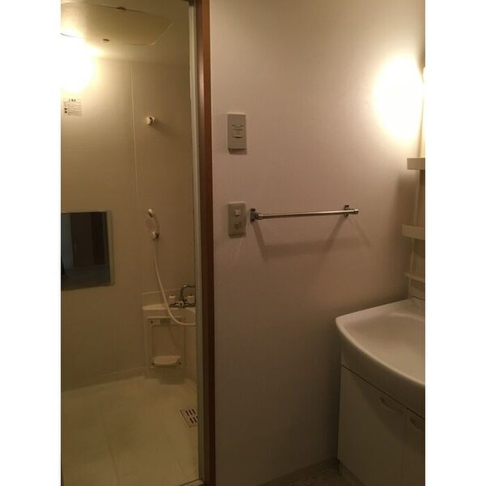 物件内観写真10　(洗面)