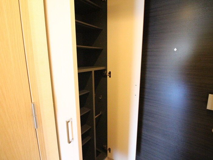 物件内観写真15　(靴箱)