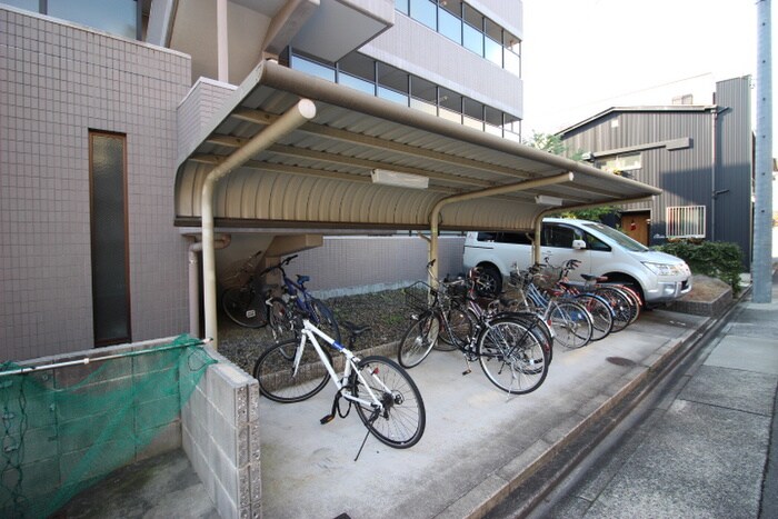 物件外観写真5　(駐輪場)