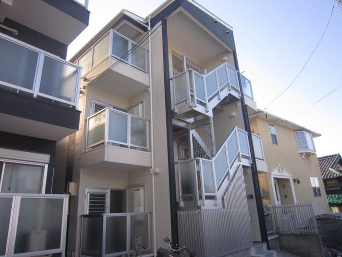 物件外観写真5　(エントランス部分)