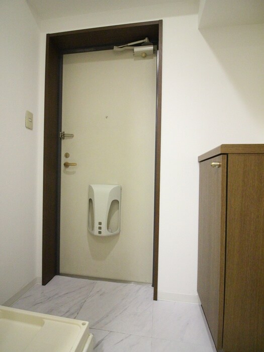 物件内観写真18　(玄関)