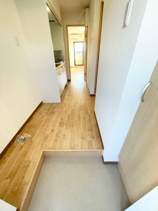 物件内観写真16　(玄関)