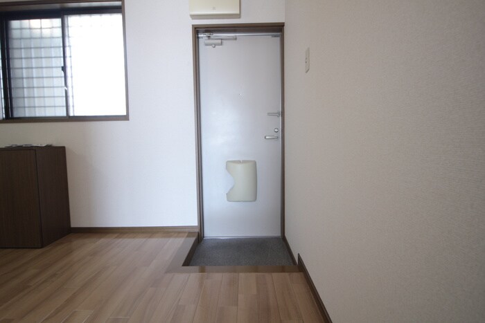 物件内観写真14　(玄関)