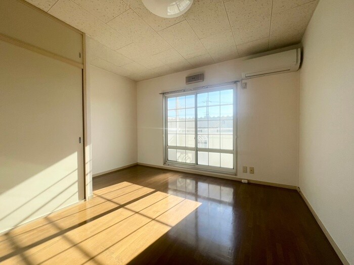 物件内観写真4　(居室)