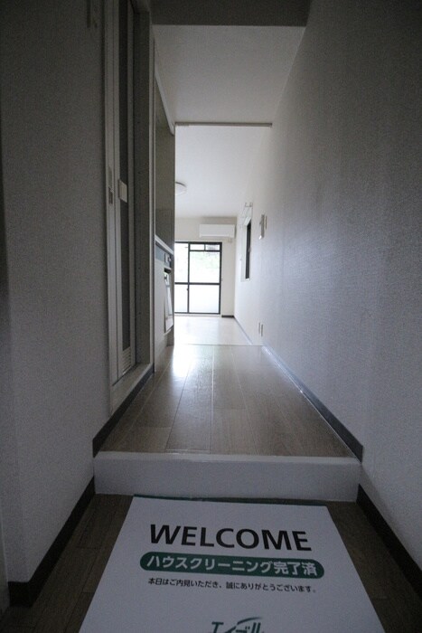 物件内観写真14　(廊下)