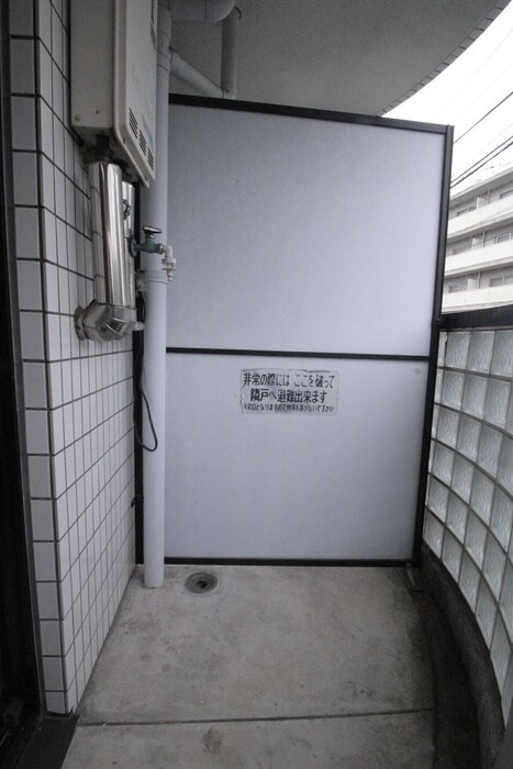 物件内観写真15　(洗濯機置場)