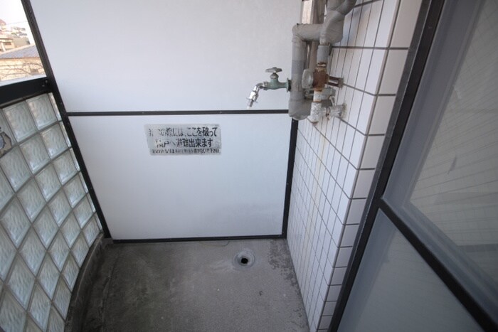 物件内観写真15　(洗濯機置場)