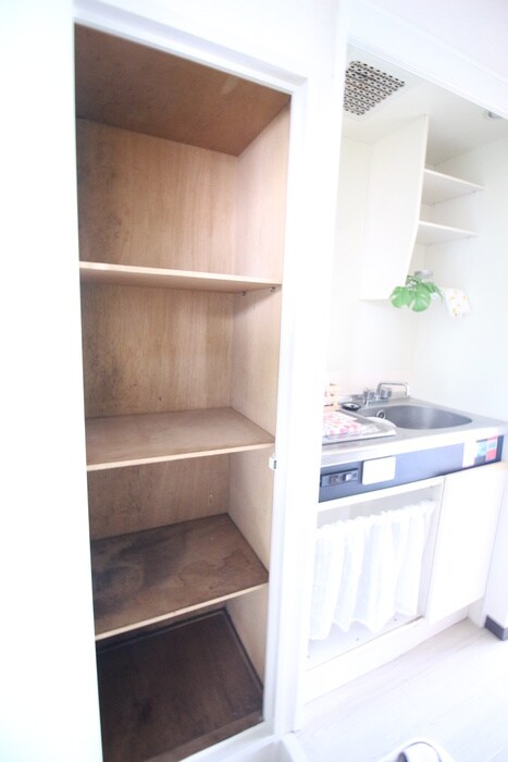 物件内観写真18　(収納)