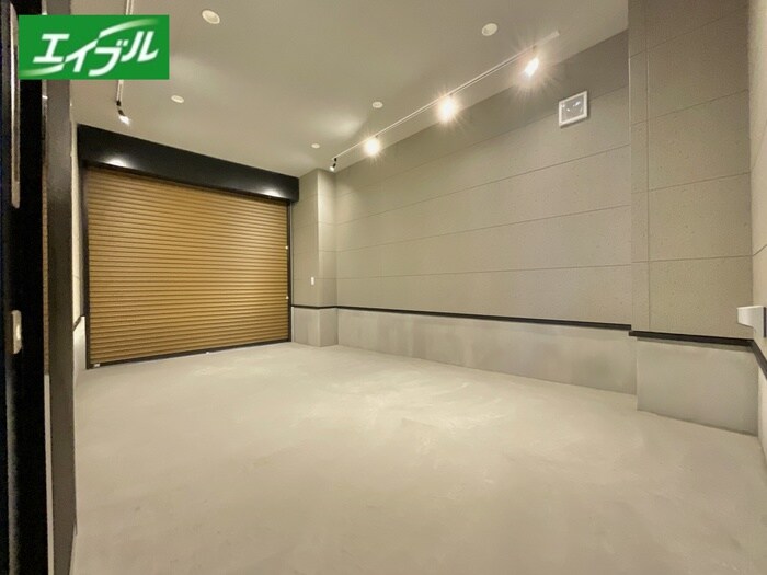 物件外観写真2　(駐車場)