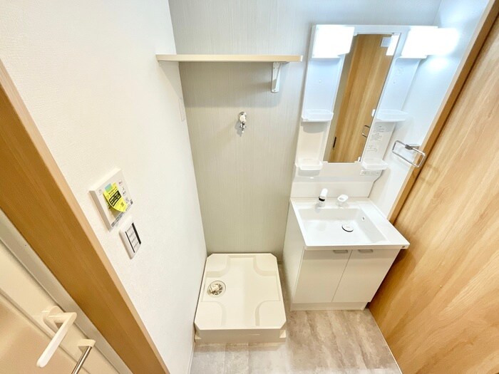 物件内観写真14　(洗濯機置場)