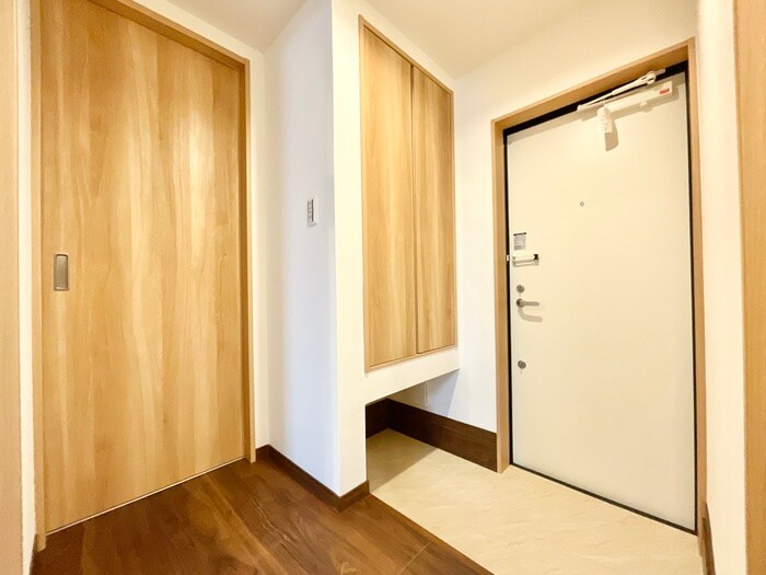物件内観写真17　(玄関)