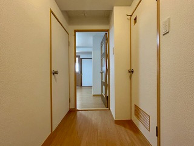 物件内観写真16　(廊下)