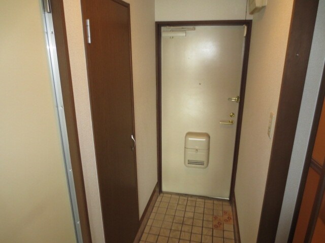 物件内観写真7　(玄関)