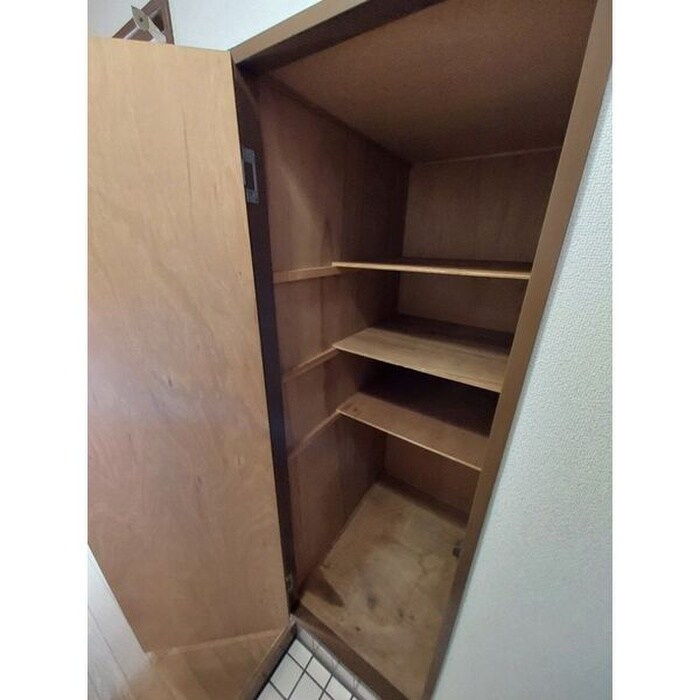 物件内観写真10　(靴箱)