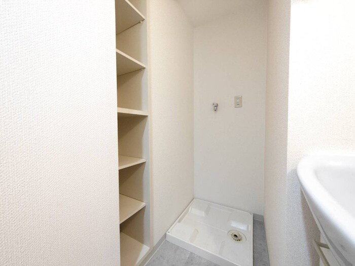 物件内観写真15　(洗濯機置場)