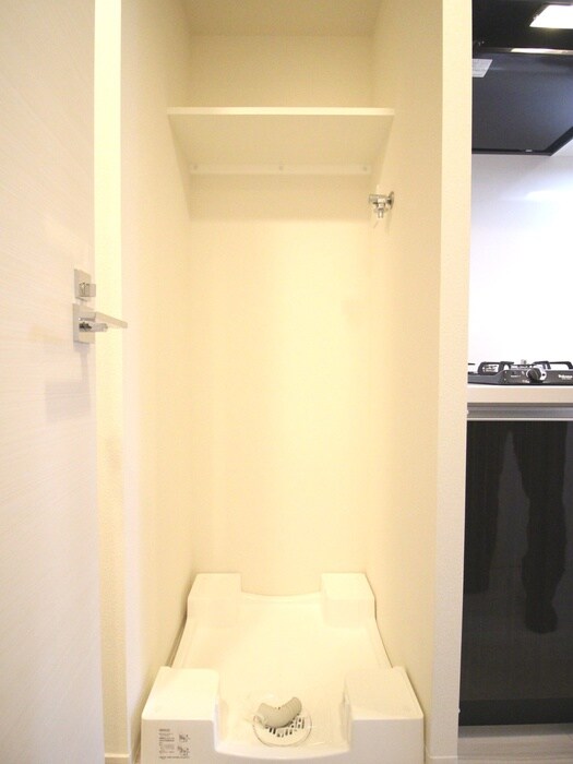 物件内観写真15　(洗濯機置場)