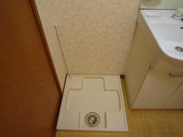 物件内観写真15　(洗濯機置場)