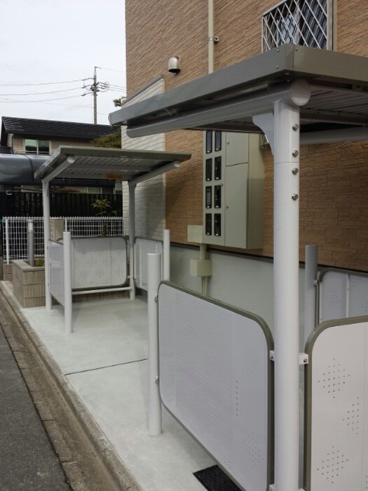 物件外観写真2　(駐輪場)