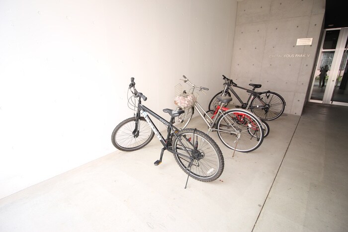 物件外観写真2　(駐輪場)