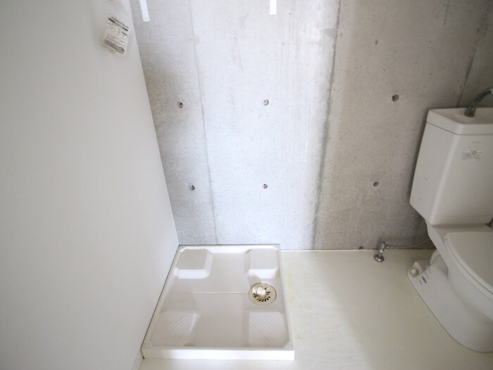 物件内観写真12　(洗濯機置場)