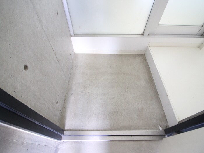 物件内観写真16　(玄関)