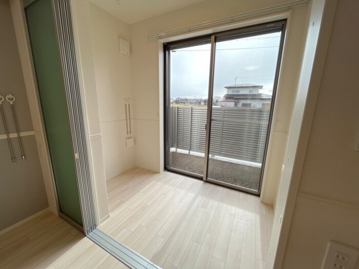 物件内観写真14　(室内からの展望)