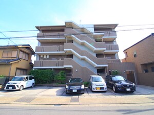 シェソワ八社外観写真