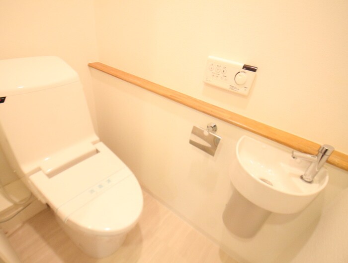 物件内観写真11　(トイレ)