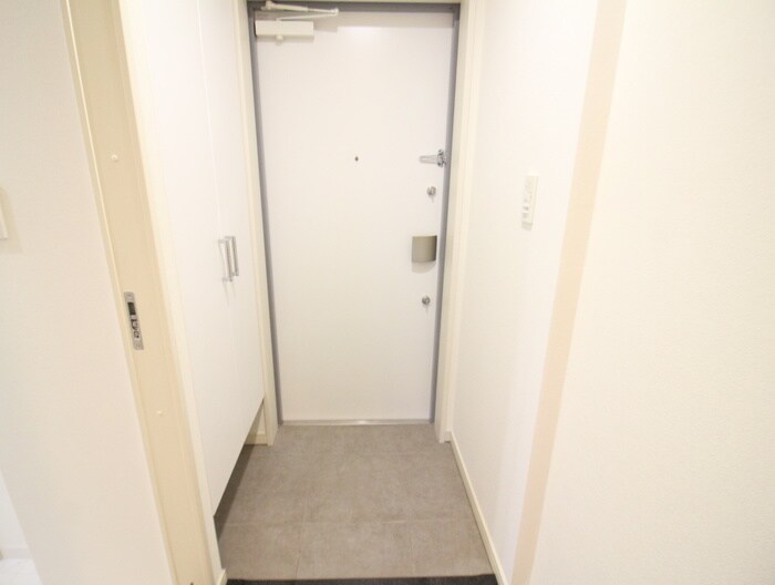 物件内観写真13　(玄関)