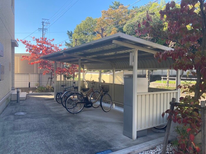 物件外観写真3　(駐輪場)