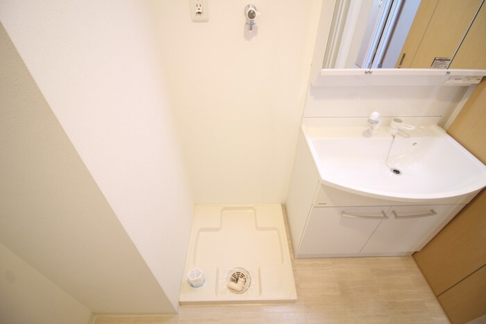 物件内観写真14　(洗濯機置場)