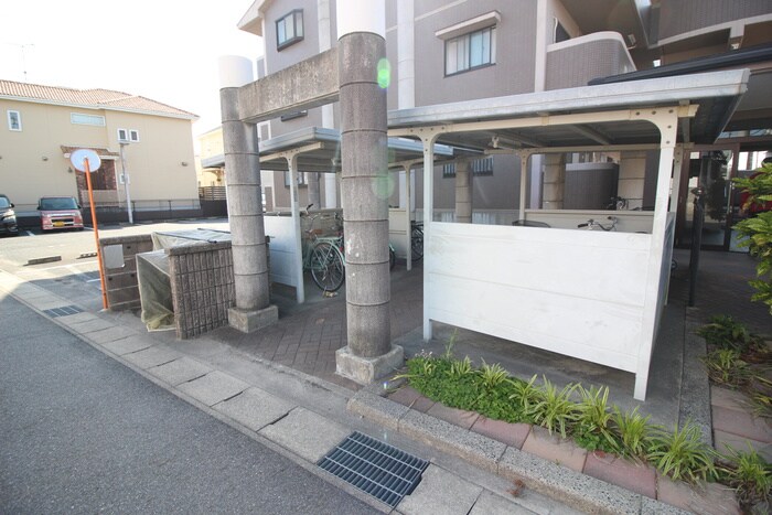 物件外観写真6　(駐輪場)
