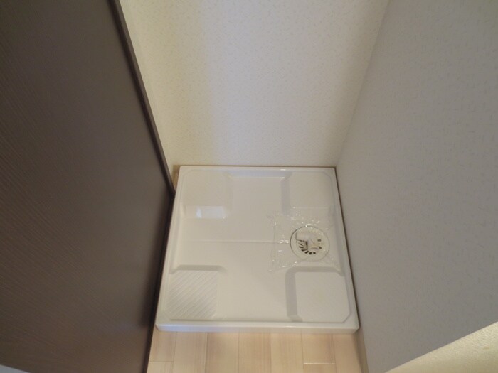 物件内観写真13　(洗濯機置場)