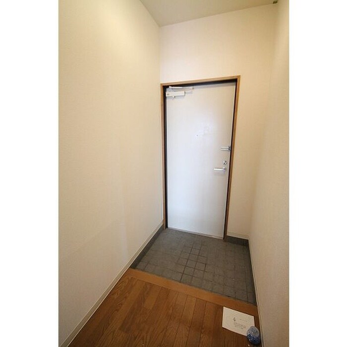 物件内観写真10　(玄関)