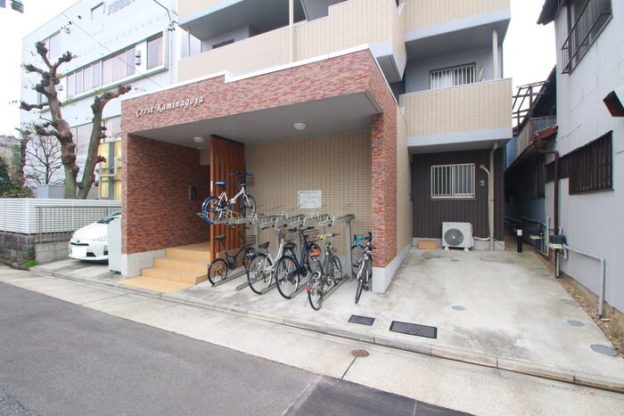 物件外観写真4　(駐車場)