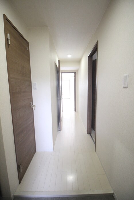物件内観写真16　(廊下)