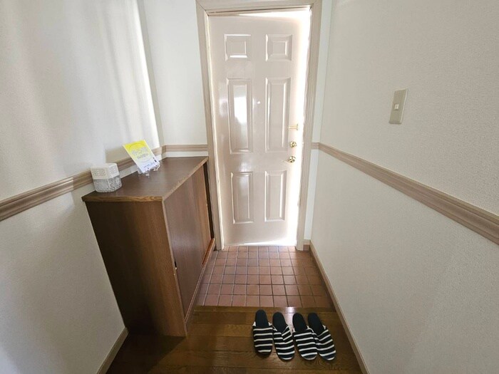 物件内観写真15　(玄関)