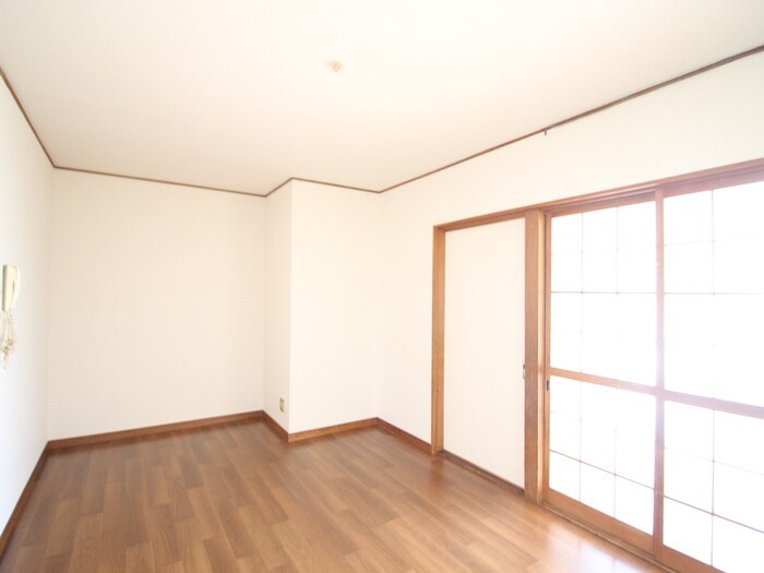 物件内観写真3　(居室)